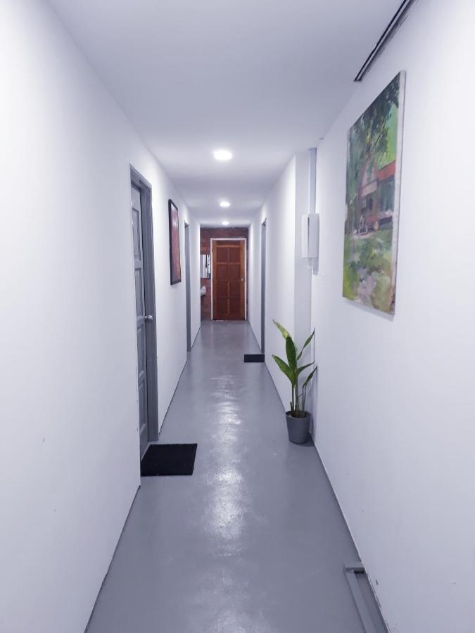 Auberge de jeunesse Dorm Master à Padang Mat Sirat Extérieur photo