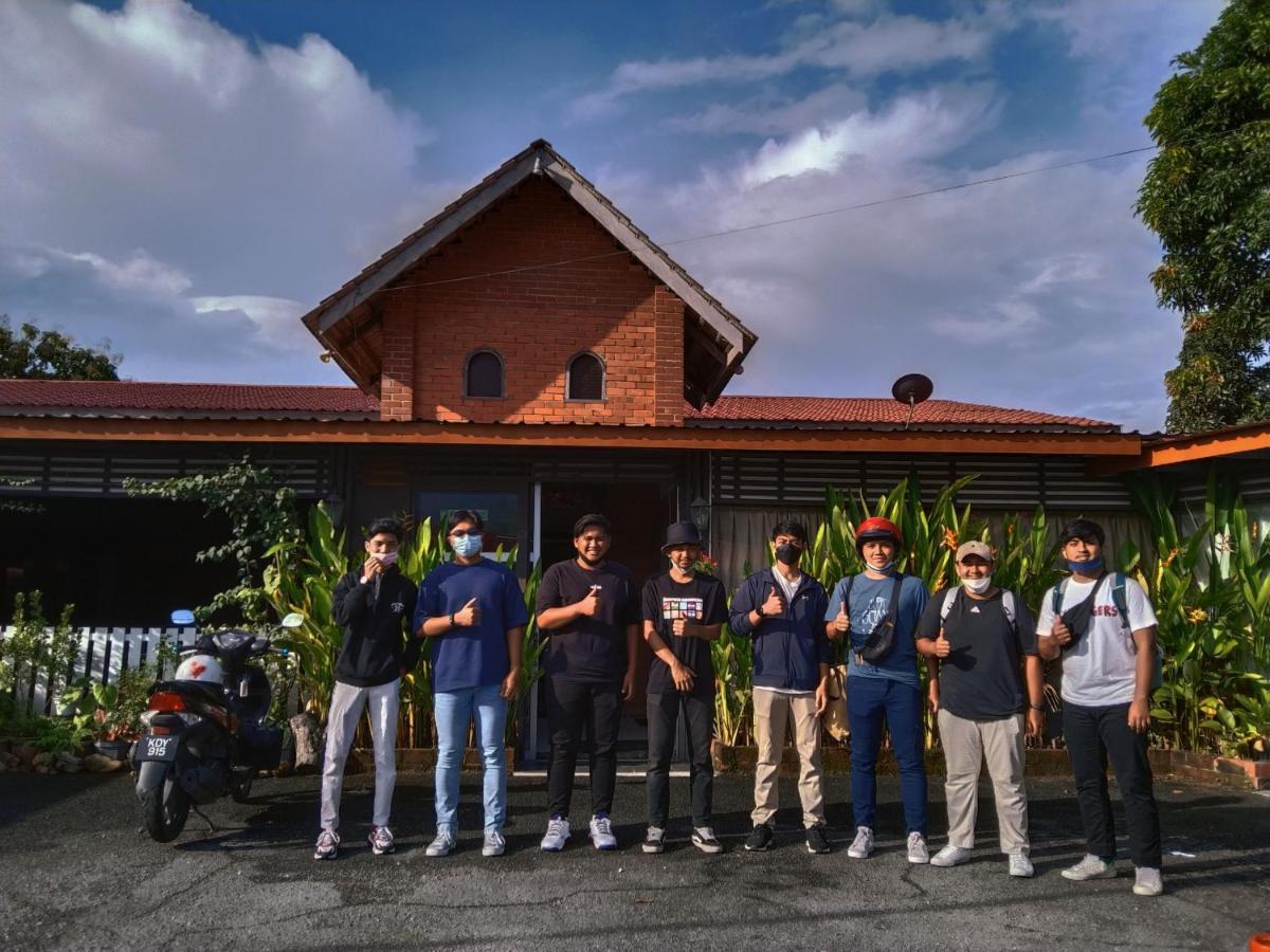 Auberge de jeunesse Dorm Master à Padang Mat Sirat Extérieur photo